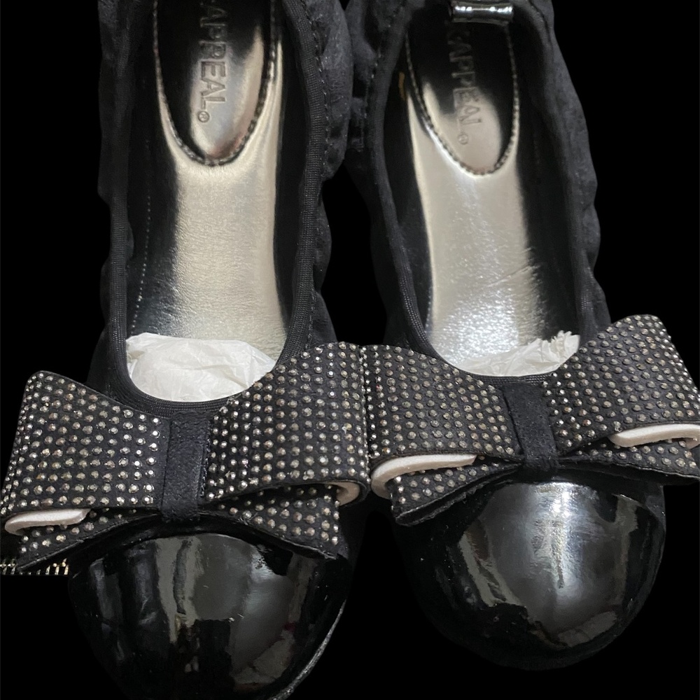 Black ballet flats